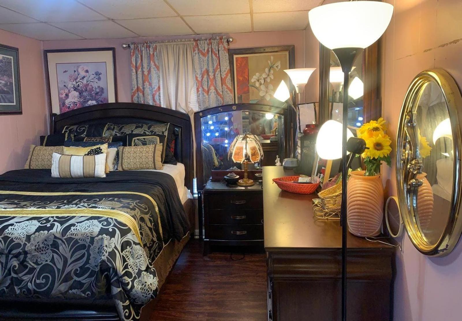 Ambassador Luxury Room Jamestown Extérieur photo